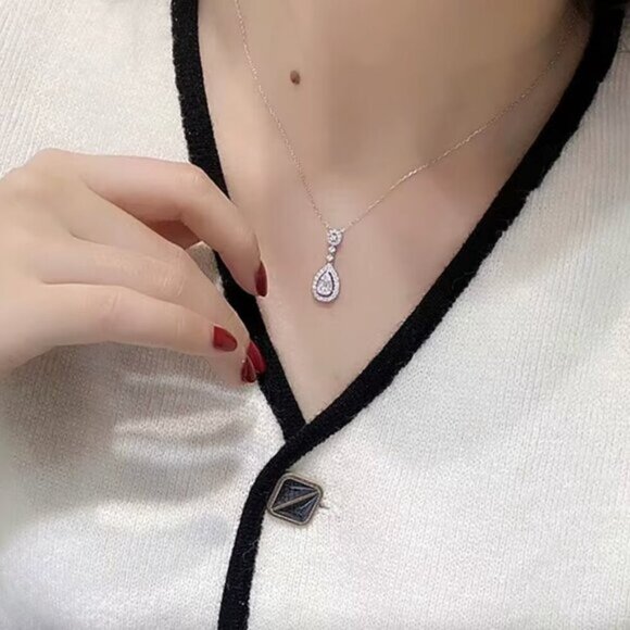 NEW 18k White Gold Diamond Necklace Pear Cut Waterdrop Diamond Pendant - Picture 9 of 10